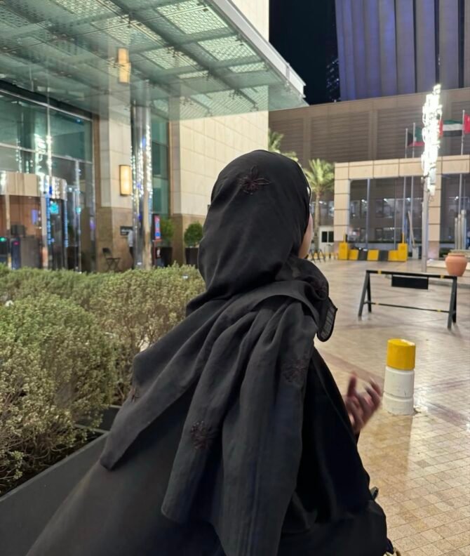 ⁦ملفع تطريز⁩ - الصورة ⁦2⁩