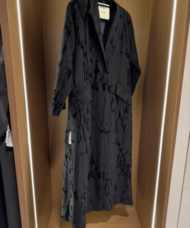 بليزر مخمل ( اسود-بيج)